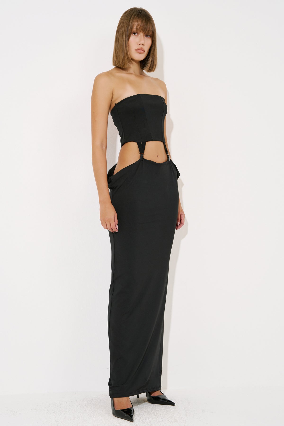 Straplez Cutout Detaylı Maxi Elbise