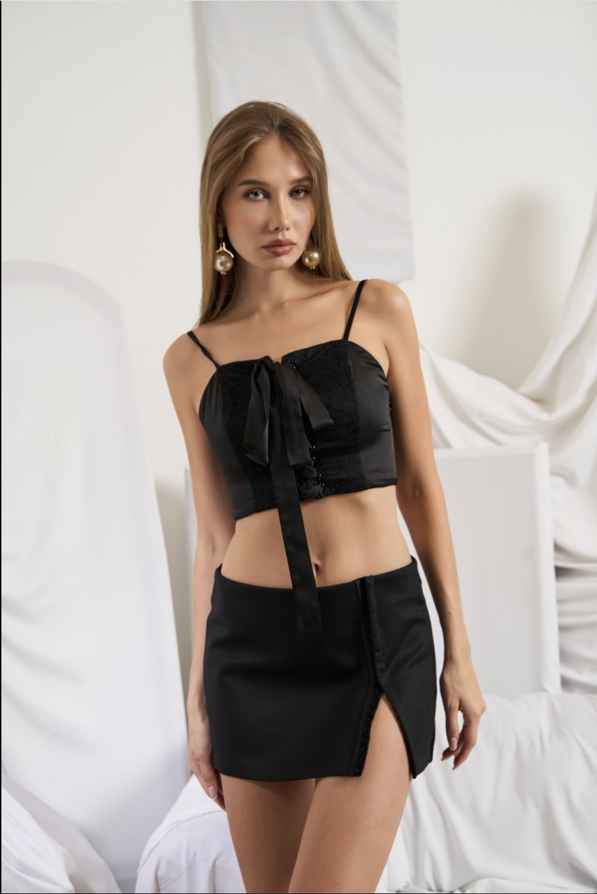 Bağcık Detaylı Askılı Büstiyer