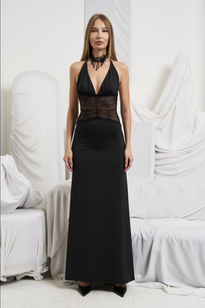 Halter Yaka Dantel Detaylı Uzun Elbise